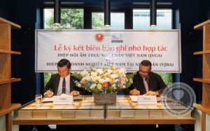  HIỆP HỘI DOANH NGHIỆP VIỆT NAM TẠI NHẬT BẢN VÀ HIỆP HỘI ẨM THỰC NHẬT BẢN - VIỆT NAM KÝ KẾT PHÁT TRIỂN VĂN HÓA ẨM THỰC VIỆT NAM - NHẬT BẢN 